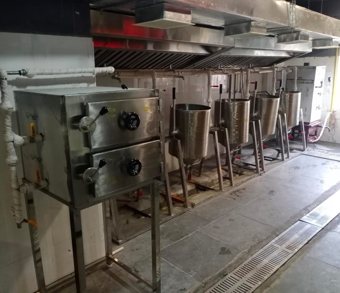 STEAM COOKING RICE VESSELS
