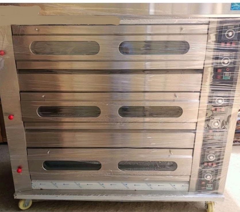 TRIPLE DECK OVEN