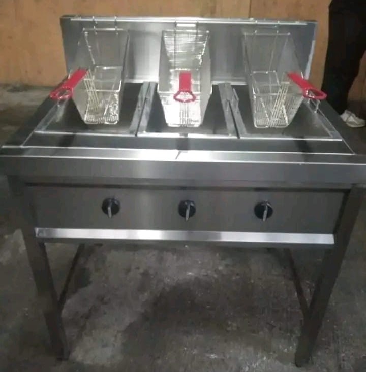 ELECTRICAL TRIPLE BIN DEEP FAT FRYER