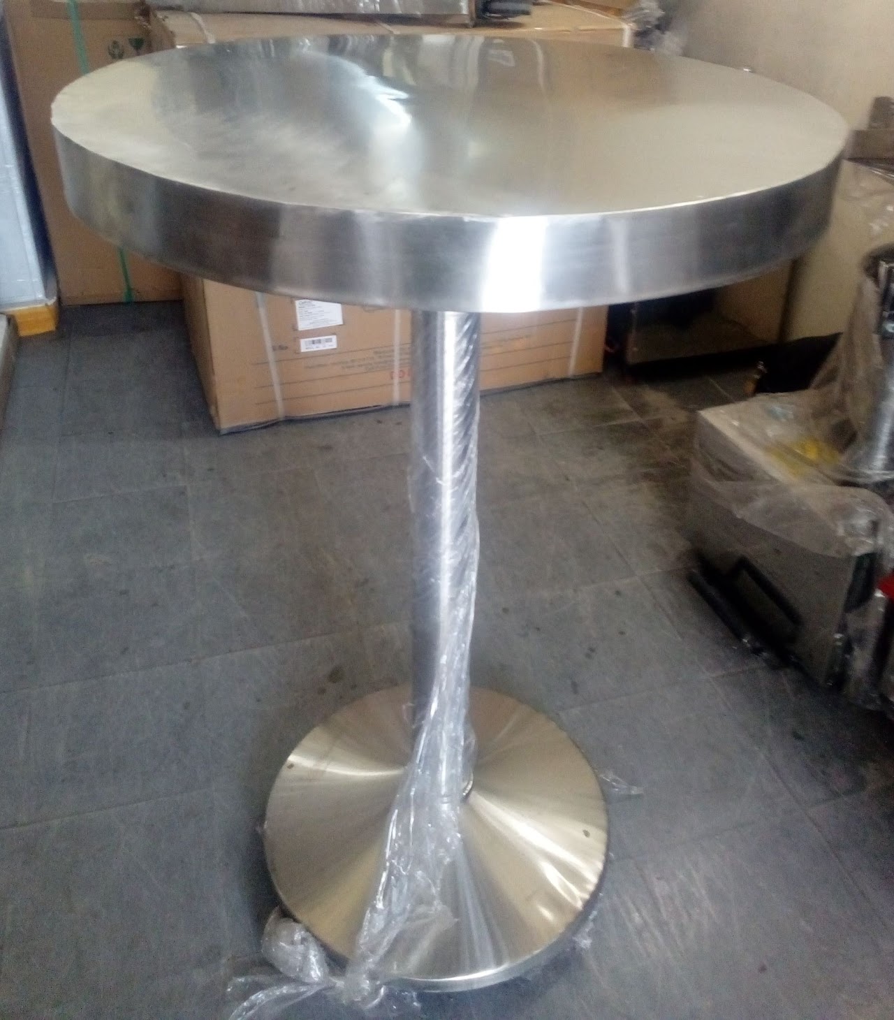 HI-RISE DOME TABLE