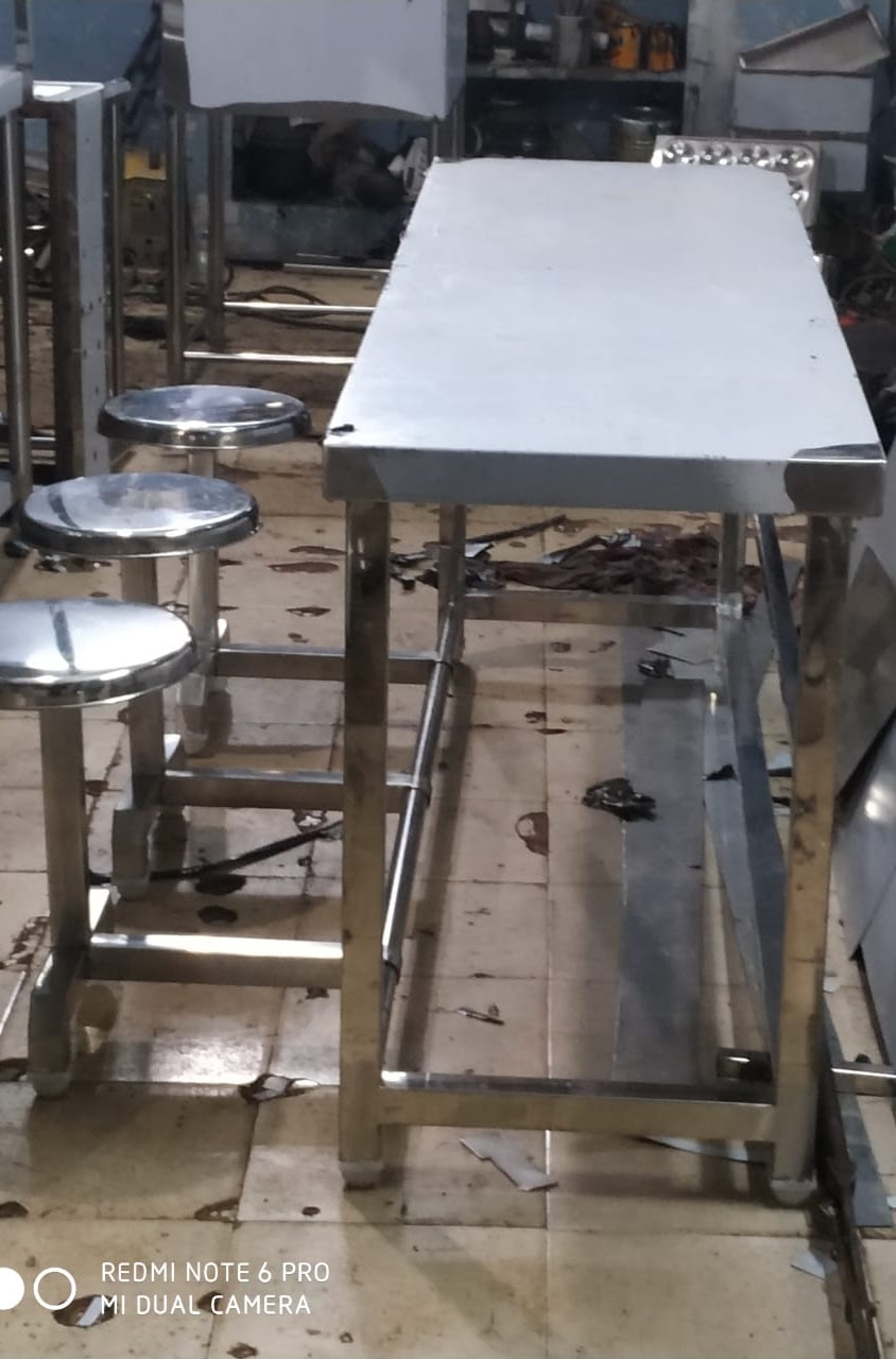ONE SIDE 3 SEATER TABLE