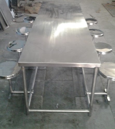 8 SEATER DINNING TABLE
