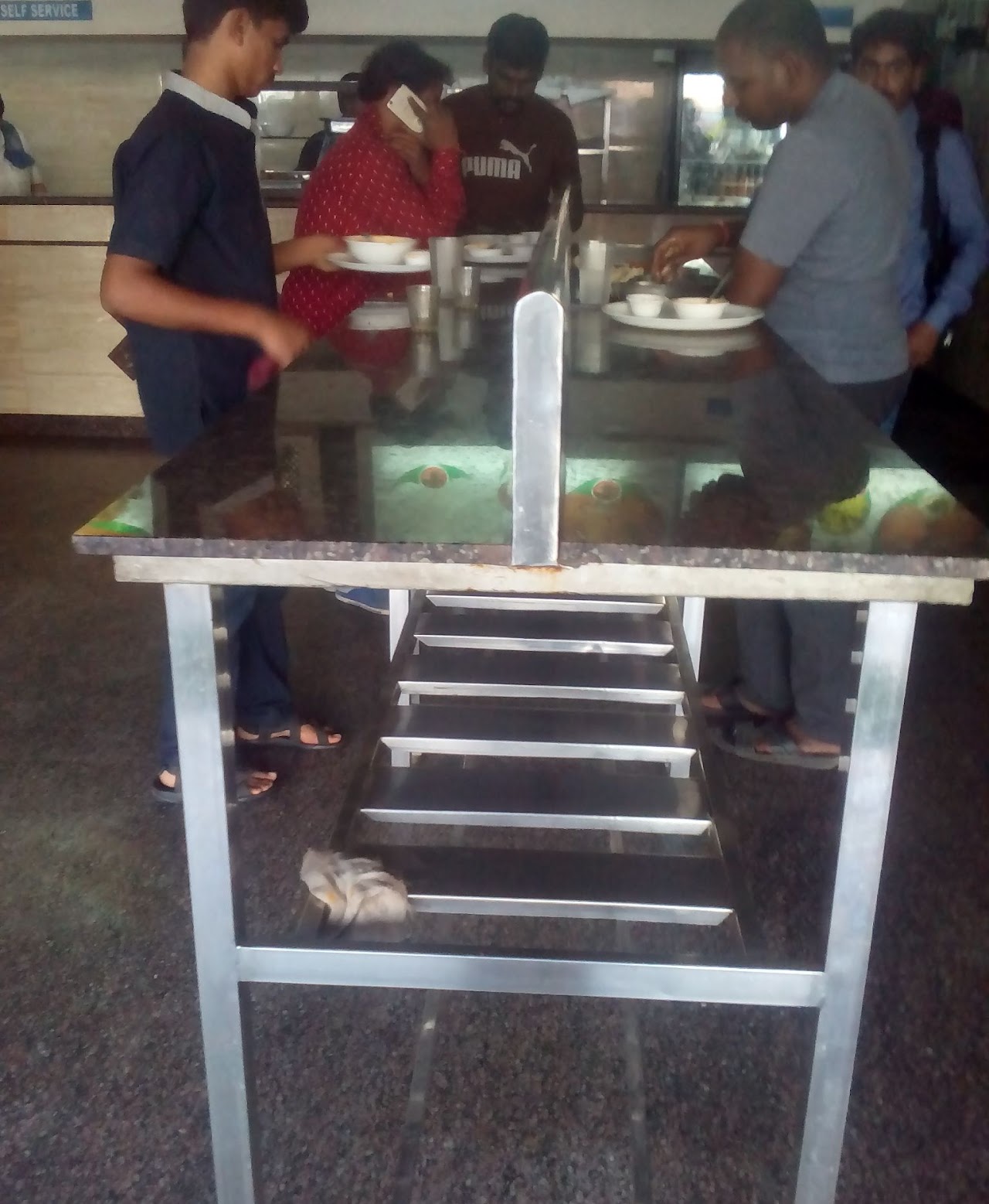HI-RISE TABLE BOTH SIDE STANDING